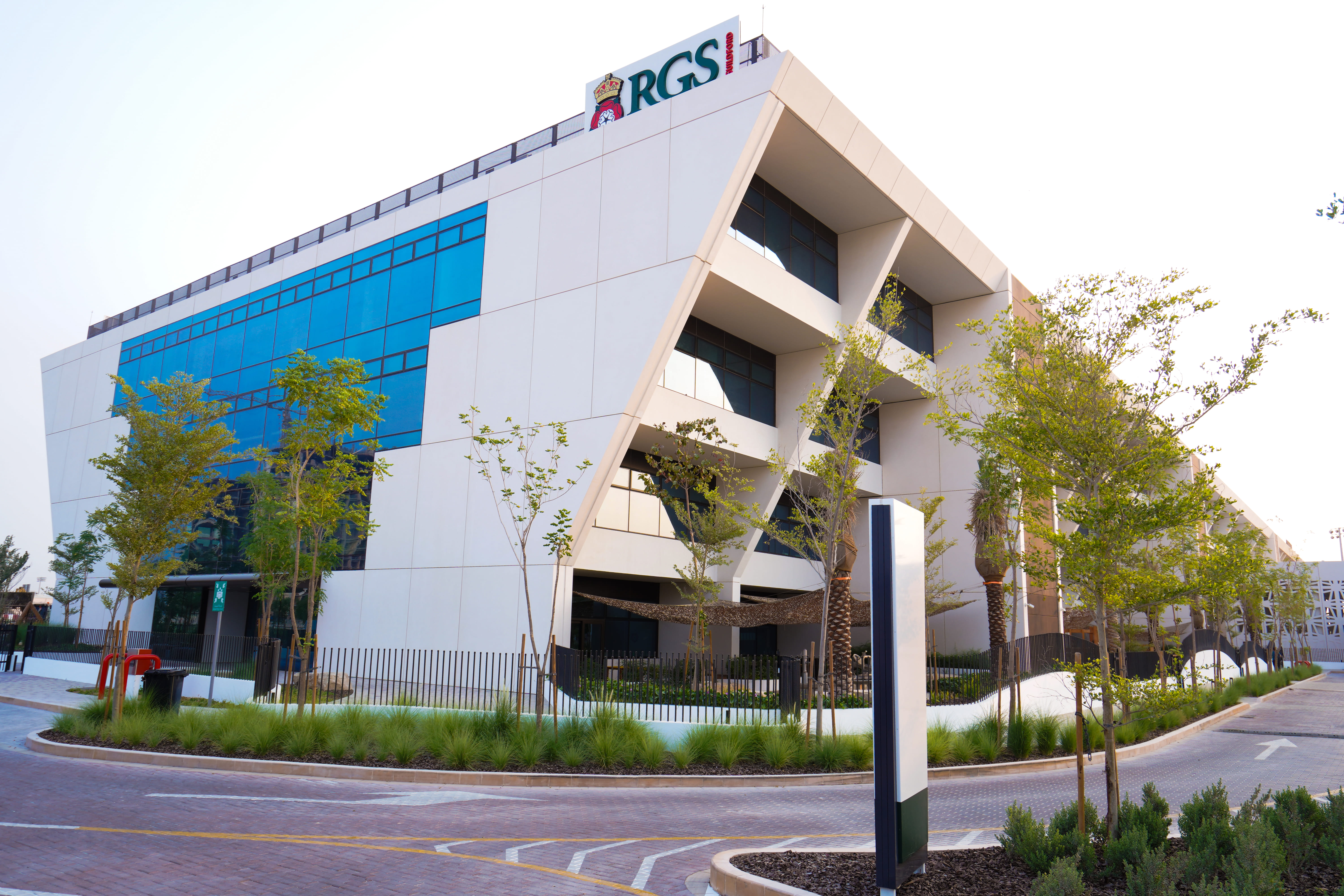 Royal_Grammar_School_Gildford_Dubai